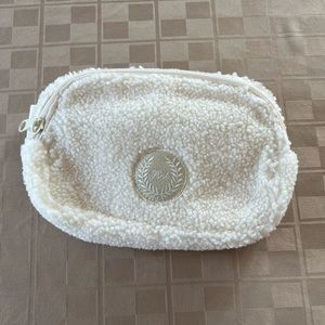 Victoria’s Secret PINK Sherpa Fanny Pack waist belt Bag NEW Cream Crossbody‎